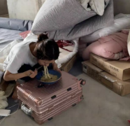 <b>95后女孩告诉你如何增加安全感：打工十年入住毛坯房</b>