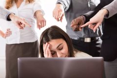 <b>35岁却遭遇职场PUA，如何从容扭转职业困境？</b>