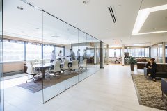 <b>大公司vs小公司？这届年轻人不再为“大厂优越感”买</b>
